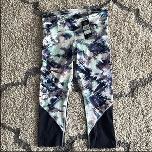 Under Armour Women's HeatGear Fly Fast Printed Crop Leggings Seaglass Blue LG